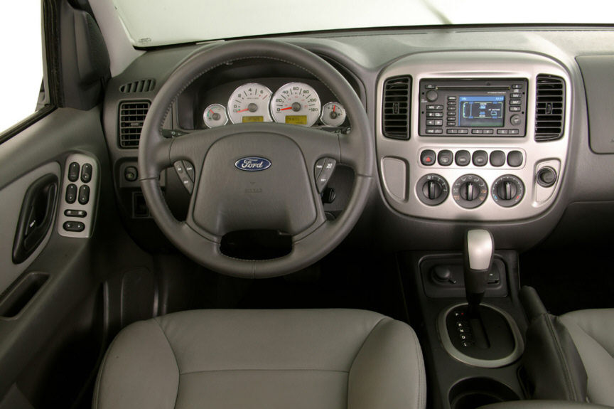 Ford Escape 2008 Red. Ford Escape 2008 Red.